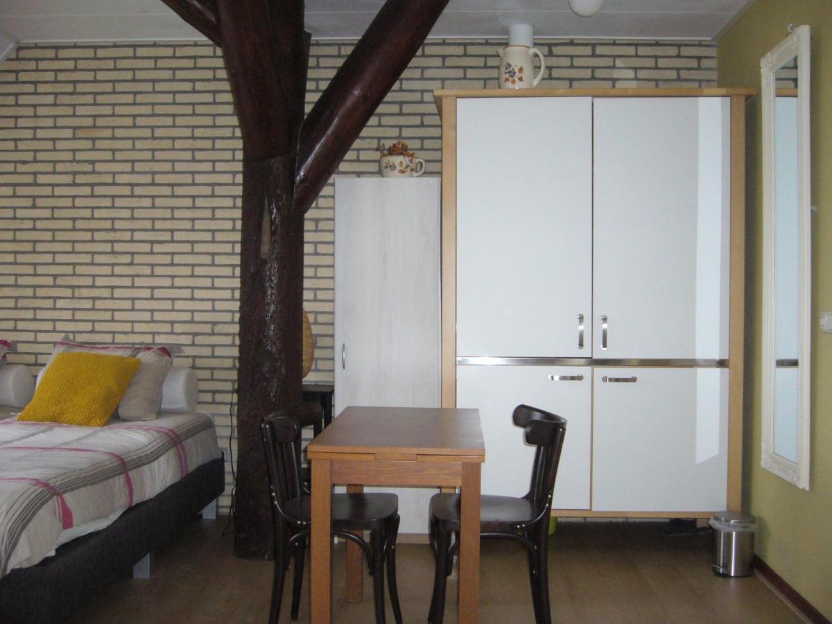 De Stjelp Pleats Bed & Breakfast Lemmer Exterior foto